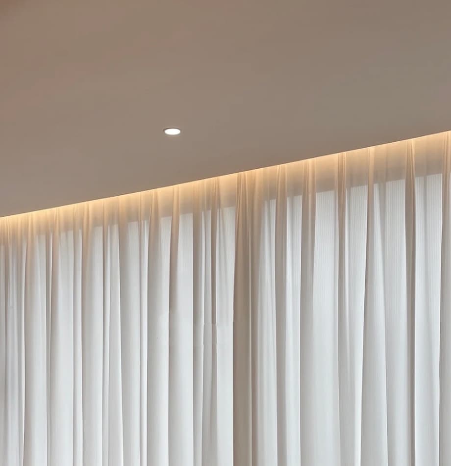 Inorganic MgO backing board for curtain boxes, window pelmets and interior fit-out details Fireproof MgO Board for Window Pelmet Backing used as concealed backing or enclosure layer in curtain boxes and window pelmets