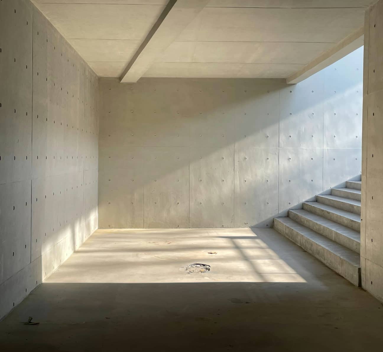 High-density asbestos-free fibre-cement board for ventilated facade and cladding systems for facade contractors, external-wall system suppliers, designers and distributors