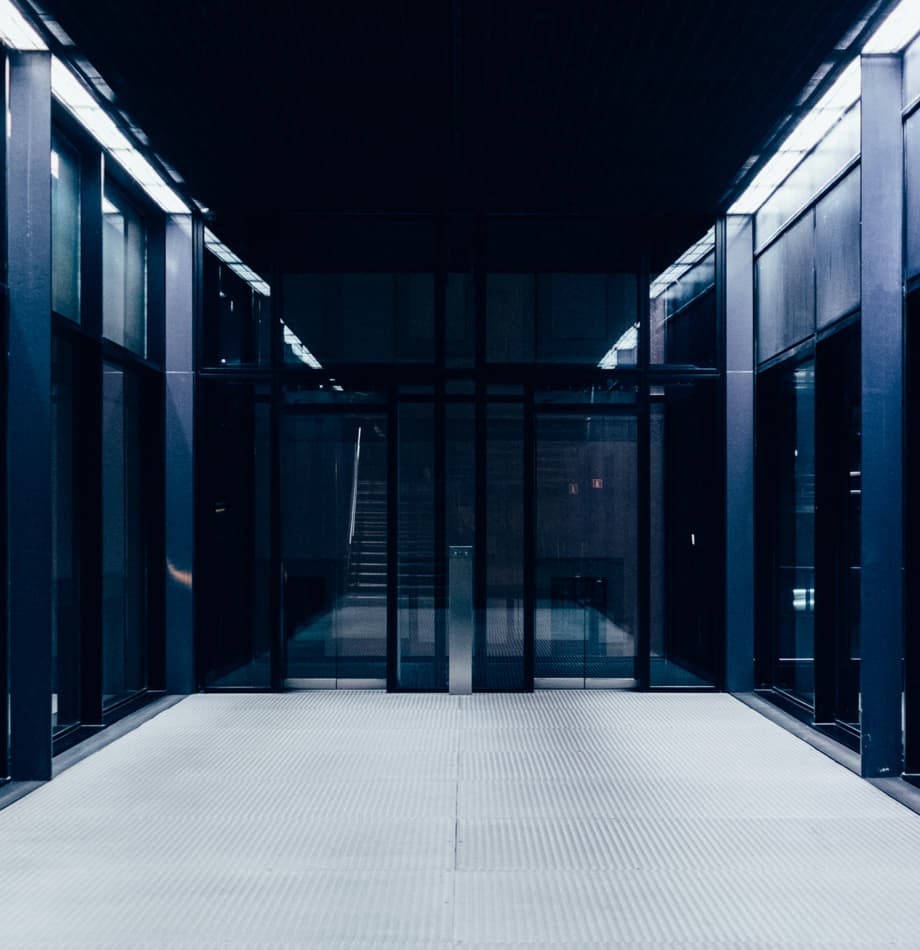 Data center raised access floor for cooling air, power and data cabling and equipment maintenance Data Center Raised Access Floor for Cooling System with solid and perforated panels, pedestals, stringers, grounding and perimeter sealing creating a controlled void