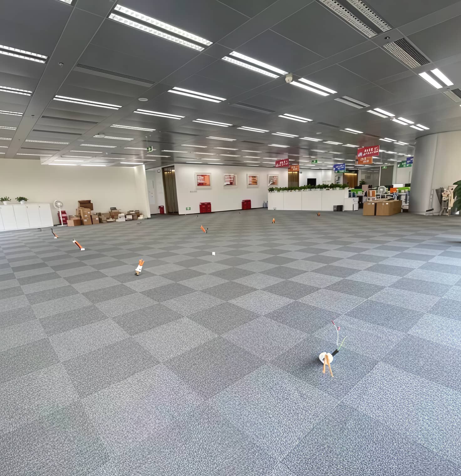 White-cement UV raised floor panel for removable underfloor cable and service access Massif UV Raised Floor for Office installed on adjustable pedestals to create a removable underfloor void for office, commercial and public interiors