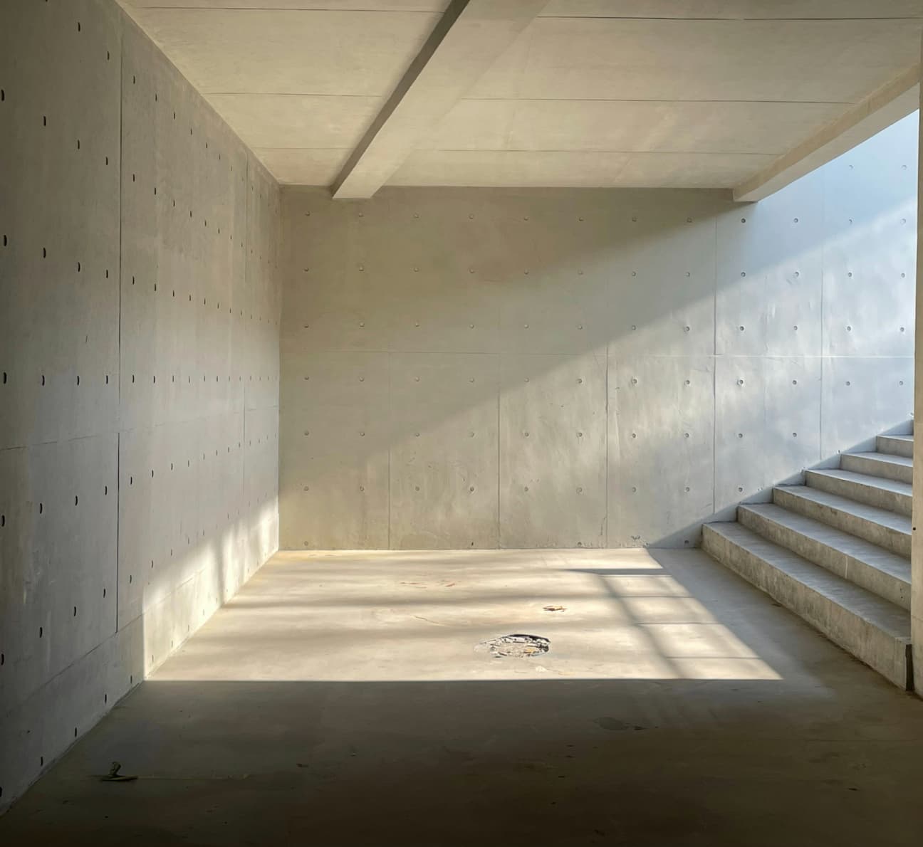Fiber Cement Exterior Wall Board used for exterior decoration of offices, hotels, residences, public buildings, exterior renovation and moisture-prone areas