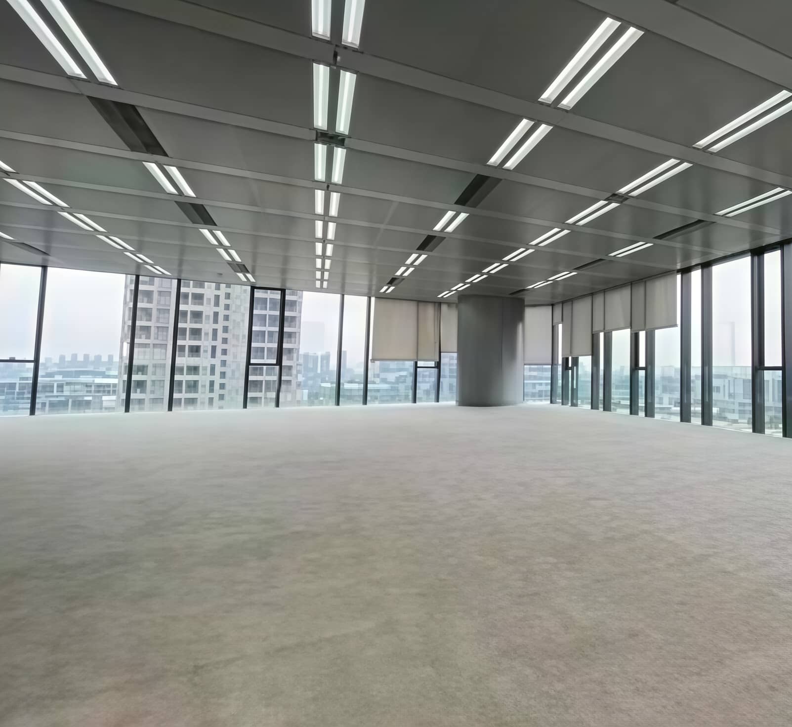 Upgraded traditional encapsulated raised floor system for office cabling and long-term use in offices, hotels, showrooms and commercial interiors